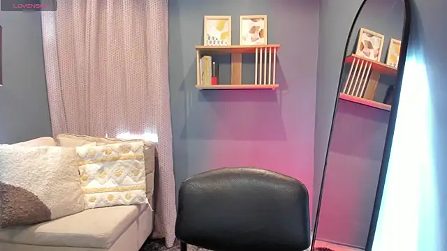  alaiasmile  online show from June 2026 07:35:02 PM