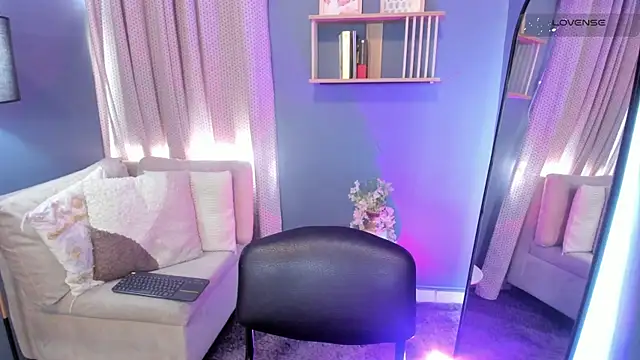  alaiasmile  online show from June 2026 07:17:01 PM