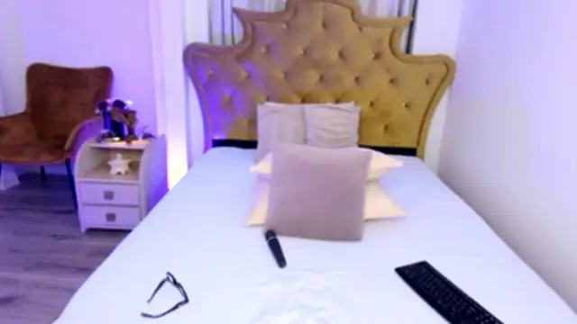 LisaRaee online show from February 2025 06:15:02 PM