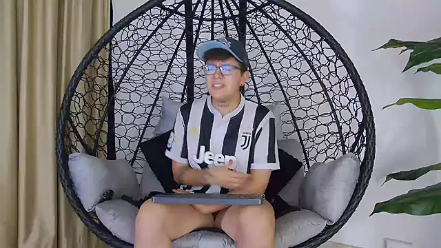 alex noa online show from November 2025 06:18:01 PM