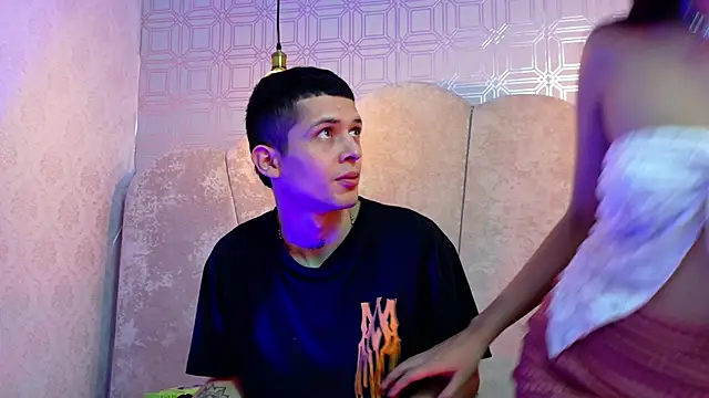 Snapshot of kendalltaylorr chatting on December 2025 12:36:02 PM kendalltaylorr online show from December 2025 12:36:02 PM