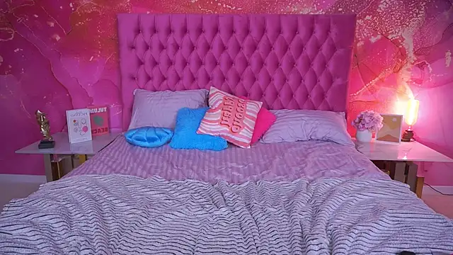 Snapshot of ArianaDarkk chatting on September 2025 08:02:02 PM ArianaDarkk online show from September 2025 08:02:02 PM