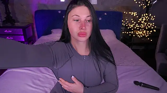ArianaDarkk online show from April 2026 08:15:01 PM