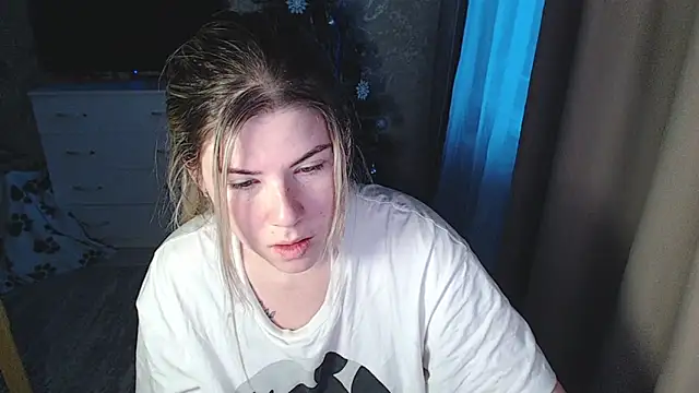 Snapshot of MelissaXKinky chatting on December 2024 03:26:02 AM MelissaXKinky online show from December 2024 03:26:02 AM