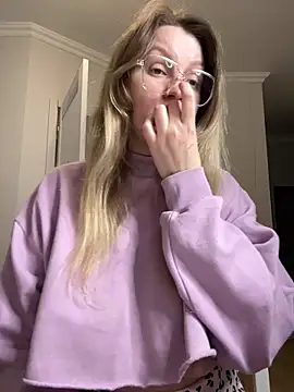 Snapshot of Teya_moon_ chatting on March 2026 05:14:01 PM Teya moon online show from March 2026 05:14:01 PM