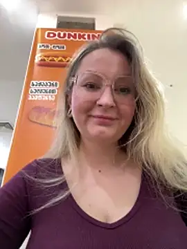 Snapshot of Teya_moon_ chatting on April 2026 01:58:02 PM Teya moon online show from April 2026 01:58:02 PM