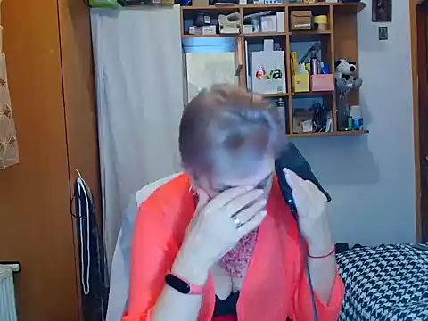 Victoria5643 online show from February 2025 06:01:01 PM