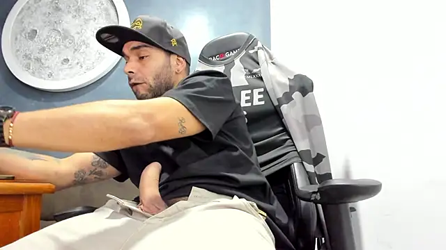 Bryan Bronx online show from October 2025 02:08:01 AM