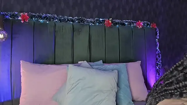 Anneth  M online show from December 2024 07:52:02 PM