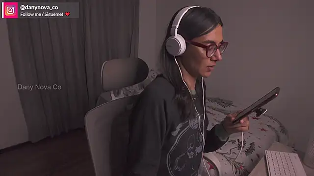 DanyNova Co online show from December 2024 12:00:01 AM