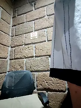 Snapshot of Pitudo20cmm chatting on November 2025 09:41:01 AM Pitudo20cmm online show from November 2025 09:41:01 AM