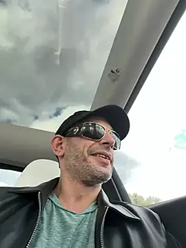 hailzeffn online show from April 2026 10:03:01 PM