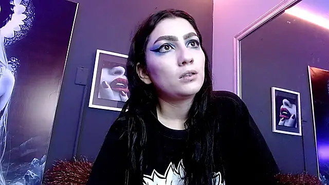 Snapshot of sophy_rock chatting on February 2025 02:00:01 PM sophy rock online show from February 2025 02:00:01 PM