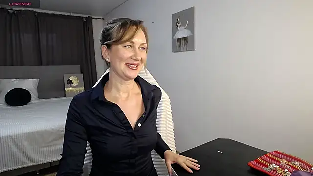 Vanessa Nowak online show from May 2026 04:24:02 PM
