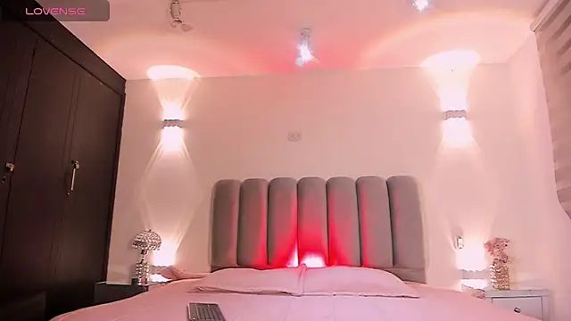 Agathaargent  online show from March 2026 04:18:01 AM