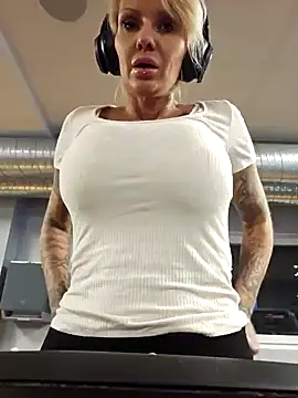 Snapshot of Ninasweden chatting on January 2025 09:04:02 PM Ninasweden online show from January 2025 09:04:02 PM