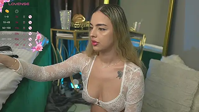Snapshot of ScarletColes chatting on March 2025 01:43:01 AM ScarletColes online show from March 2025 01:43:01 AM