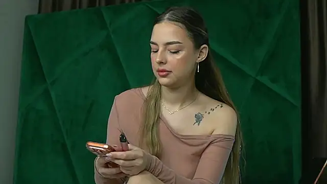 ScarletColes online show from January 2026 11:42:01 PM