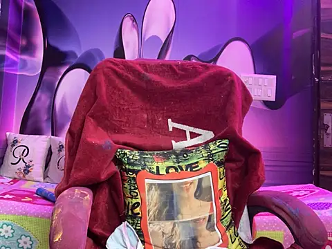 Royal girl 1 online show from March 2025 07:28:01 PM