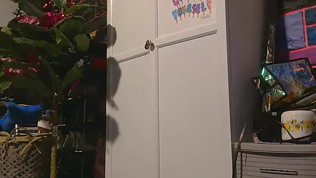 Snapshot of watermellonpussy chatting on November 2025 01:44:01 AM watermellonpussy online show from November 2025 01:44:01 AM