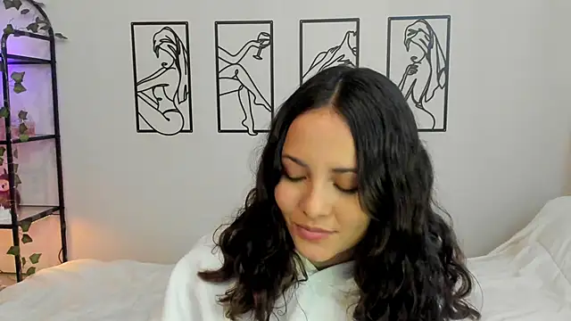 Megan Rodrigo online show from September 2025 05:51:02 PM