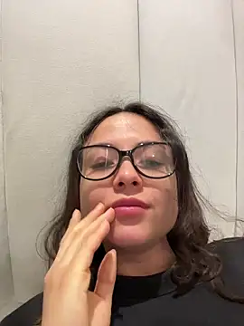 Megan Rodrigo online show from June 2026 05:12:01 AM
