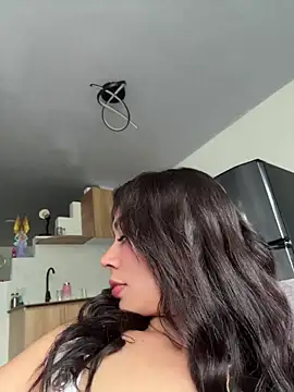 Roxanne 08 online show from June 2026 05:28:02 PM