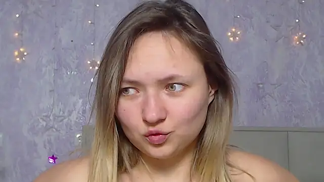 Snapshot of SallyVerda chatting on January 2025 05:12:02 PM SallyVerda online show from January 2025 05:12:02 PM