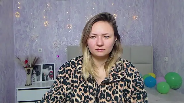 Snapshot of SallyVerda chatting on January 2025 06:23:01 PM SallyVerda online show from January 2025 06:23:01 PM