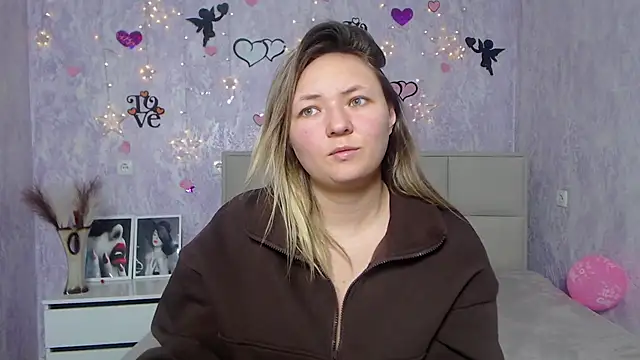 Snapshot of SallyVerda chatting on February 2025 06:56:02 PM SallyVerda online show from February 2025 06:56:02 PM