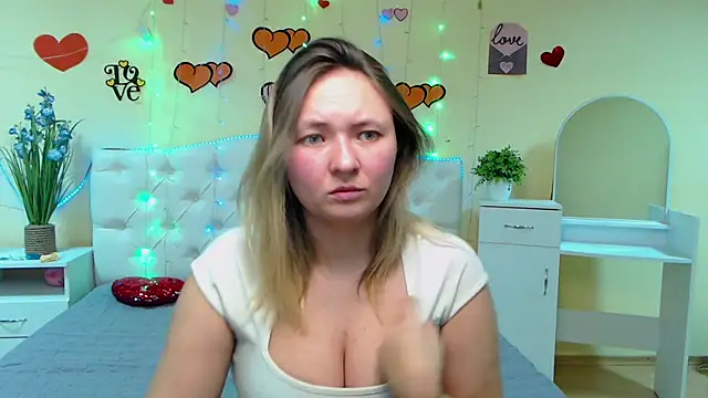 Snapshot of SallyVerda chatting on February 2025 06:44:01 PM SallyVerda online show from February 2025 06:44:01 PM
