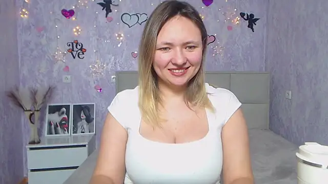 Snapshot of SallyVerda chatting on February 2025 10:37:01 PM SallyVerda online show from February 2025 10:37:01 PM