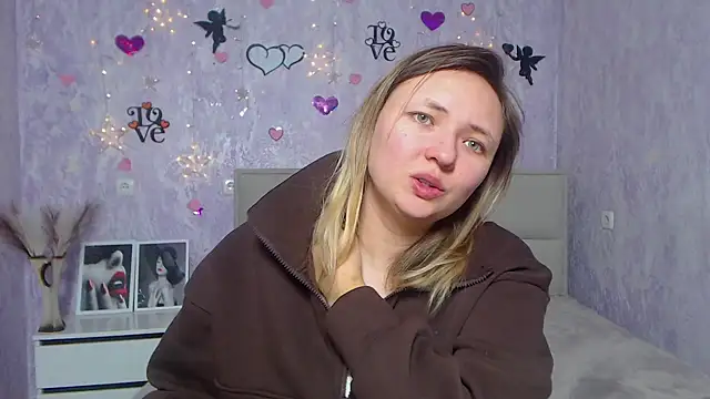 Snapshot of SallyVerda chatting on February 2025 04:43:01 AM SallyVerda online show from February 2025 04:43:01 AM