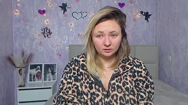 Snapshot of SallyVerda chatting on February 2025 07:42:01 PM SallyVerda online show from February 2025 07:42:01 PM