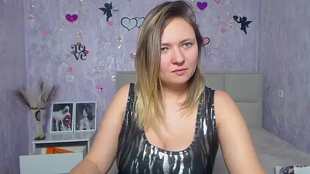 Snapshot of SallyVerda chatting on February 2025 11:15:01 PM SallyVerda online show from February 2025 11:15:01 PM