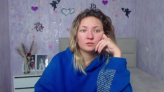 Snapshot of SallyVerda chatting on February 2025 09:53:02 PM SallyVerda online show from February 2025 09:53:02 PM