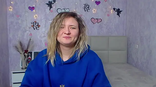 Snapshot of SallyVerda chatting on February 2025 04:07:01 AM SallyVerda online show from February 2025 04:07:01 AM