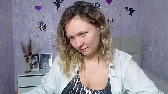 Snapshot of SallyVerda chatting on February 2025 01:48:02 AM SallyVerda online show from February 2025 01:48:02 AM