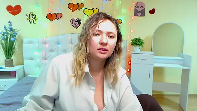 Snapshot of SallyVerda chatting on February 2025 03:48:01 AM SallyVerda online show from February 2025 03:48:01 AM