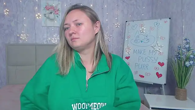 Snapshot of SallyVerda chatting on October 2025 05:35:01 PM SallyVerda online show from October 2025 05:35:01 PM