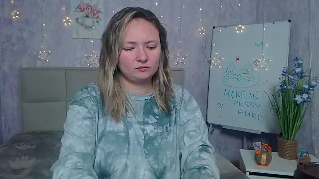 Snapshot of SallyVerda chatting on November 2025 06:42:02 PM SallyVerda online show from November 2025 06:42:02 PM