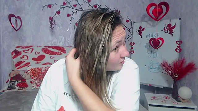 Snapshot of SallyVerda chatting on February 2026 06:26:02 PM SallyVerda online show from February 2026 06:26:02 PM