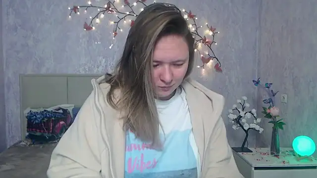 Snapshot of SallyVerda chatting on March 2026 06:39:02 AM SallyVerda online show from March 2026 06:39:02 AM