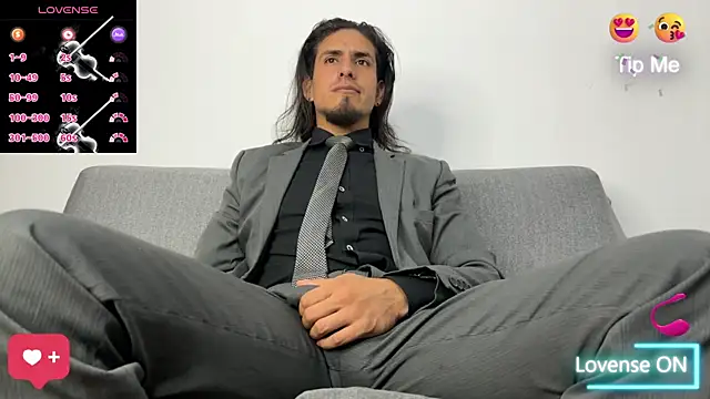 Snapshot of Tom_blunt96 chatting on October 2025 11:25:02 PM Tom blunt96 online show from October 2025 11:25:02 PM