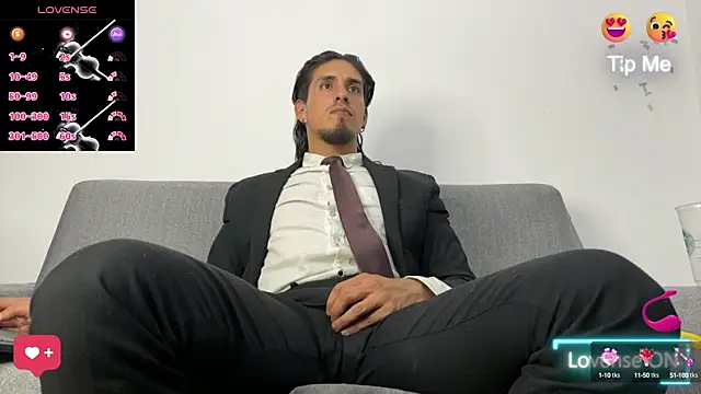 Snapshot of Tom_blunt96 chatting on October 2025 06:13:02 AM Tom blunt96 online show from October 2025 06:13:02 AM