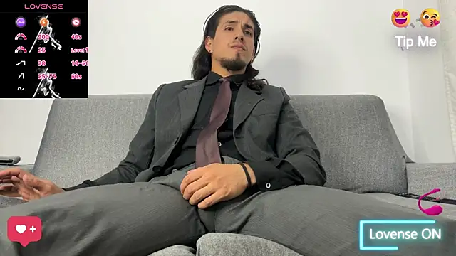 Snapshot of Tom_blunt96 chatting on October 2025 06:19:02 PM Tom blunt96 online show from October 2025 06:19:02 PM