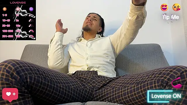 Snapshot of Tom_blunt96 chatting on November 2025 03:30:02 AM Tom blunt96 online show from November 2025 03:30:02 AM