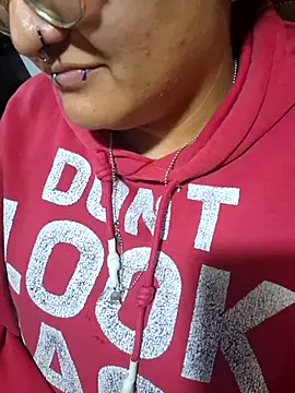 lucky-leah online show from November 2025 04:11:02 AM