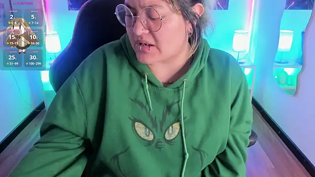 lucky-leah online show from December 2025 04:09:01 AM