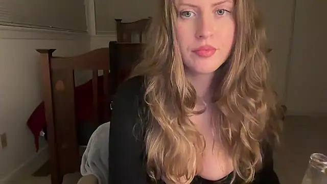 YUMIandbigWOLF online show from May 2026 02:18:02 AM